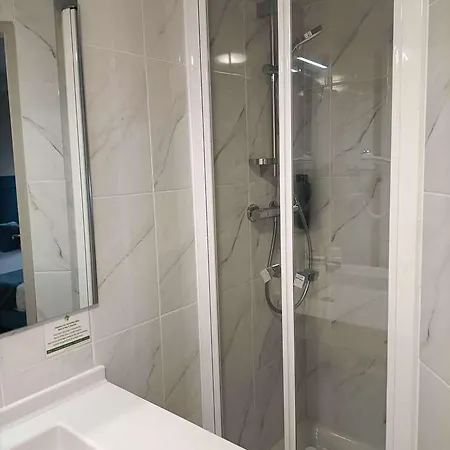 Du Parc מלון 3*
